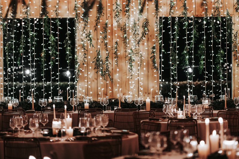 De%20vele%20lichtjes%20op%20het%20huwelijk%20van%20Cindy%20en%20Alex%20-%20House%20of%20Weddings