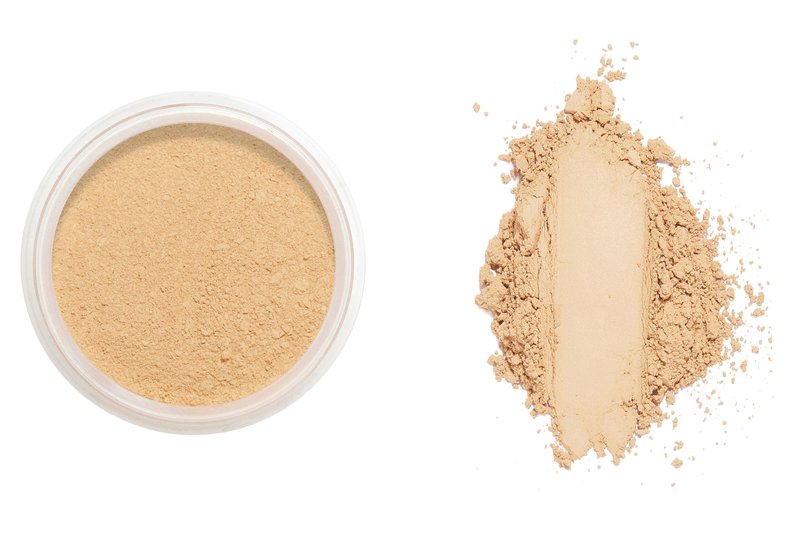 Minerale%20make-up%3A%20foundation%20in%20poedervorm%20van%20Bellapierre%20-%20House%20of%20Weddings