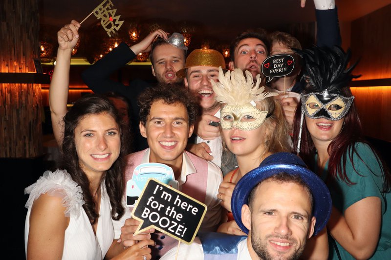 Het%20dansfeest%20met%20photobooth%20van%20Florence%20%26%20Jurian%20-%20House%20of%20Weddings