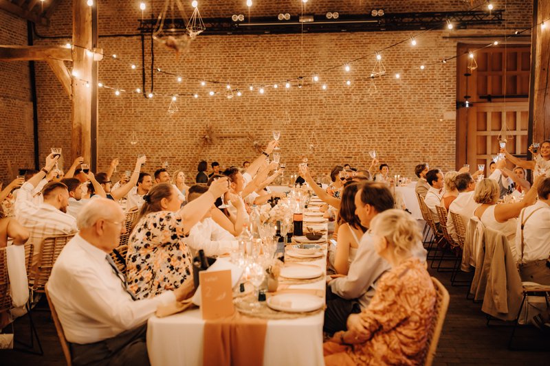 Zittend%20diner%20van%20Ansje%20en%20Wouter%20-%20House%20of%20Weddings