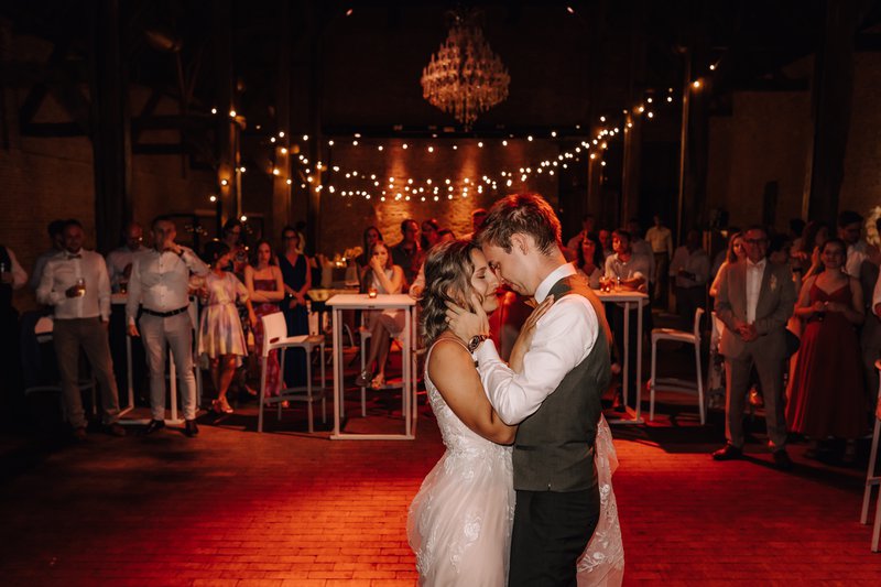 De%20openingsdans%20van%20Ansje%20en%20Wouter%20-%20House%20of%20Weddings