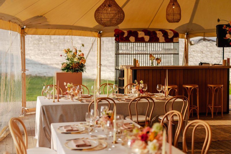 Het%20feest%20van%20Blind%20Getrouwd%20met%20decoratie%20van%20Femat%20-%20House%20of%20Weddings