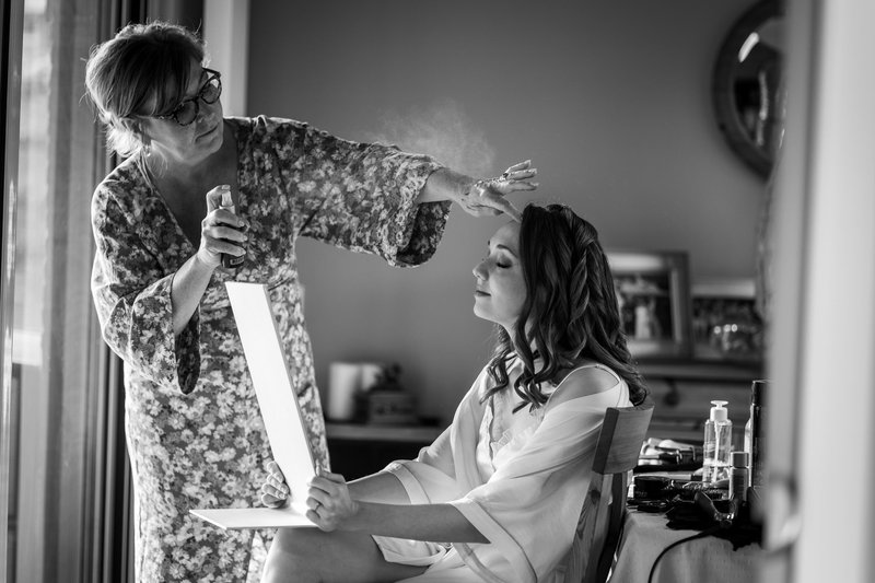 Manon%20bij%20de%20make-up%20artieste%20-%20House%20of%20Weddings