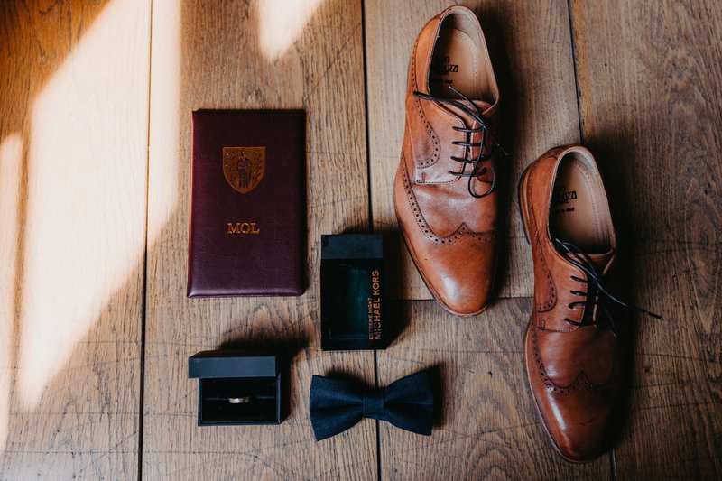 De%20trouwschoenen%20en%20accessoires%20van%20Thomas%20-%20House%20of%20Weddings