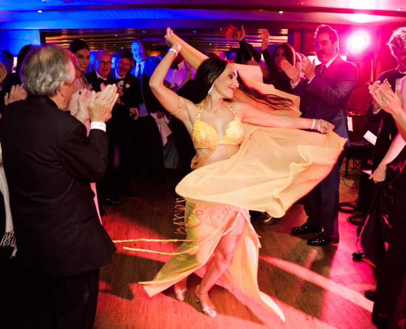 Buikdansers%20-%20Real%20Wedding%20-%20Elisabeth%20%26%20Bill%20-%20Gert%20huygaerts%20-%20House%20of%20Weddings