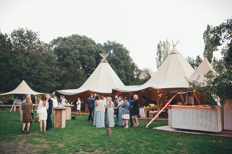 Het%20intieme%20huwelijksfeest%20van%20Julie%20%26%20Bert%20-%20Real%20Wedding%20-%20House%20of%20Weddings