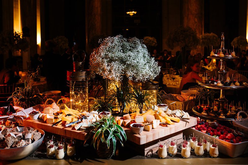 Dessertbuffet%20met%20gipskruid%20-%20House%20of%20Weddings