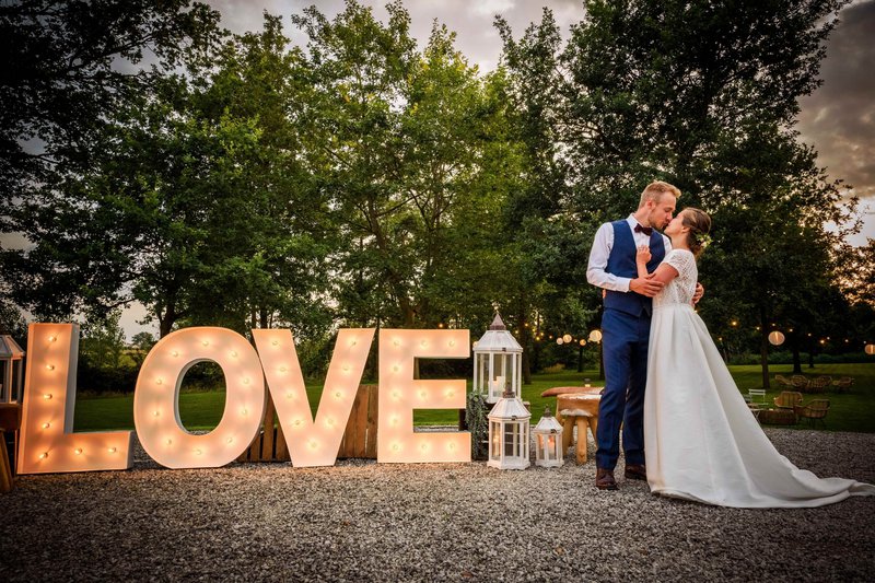 Het%20sprookjeshuwelijk%20van%20Femke%20%26%20Tom%20-%20House%20of%20Weddings