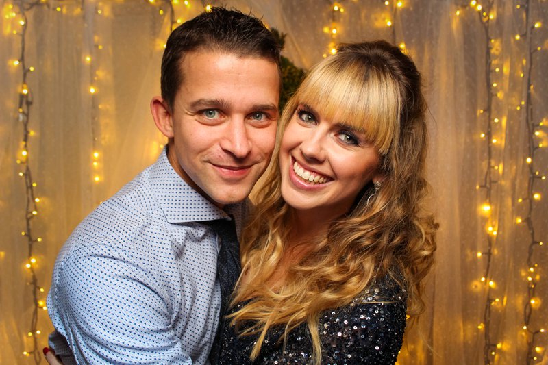 Bruid%20en%20moeder%20in%20photobooth%20-%20MakisSien%20-%20House%20of%20Weddings