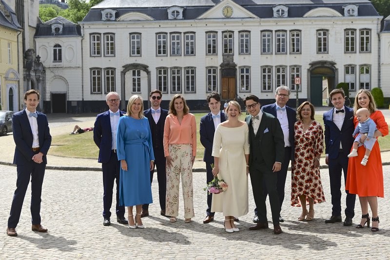 Louise%20en%20Mathias%u2019%20intieme%20burgerlijke%20corona%20trouw%20-%20House%20of%20Weddings