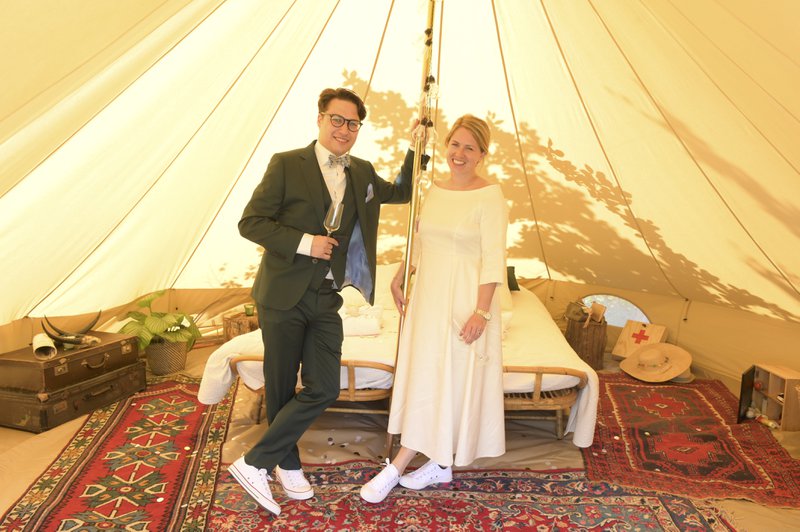 Louise%20en%20Mathias%u2019%20intieme%20burgerlijke%20corona%20trouw%20-%20House%20of%20Weddings