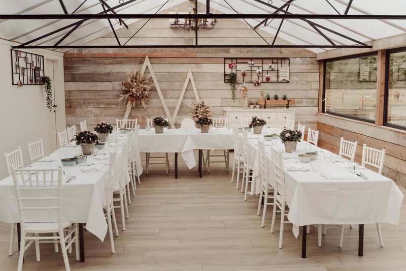 Gedekte%20tafel%20voor%20de%20lunch%20van%20Britt%20en%20Lesley%20-%20House%20of%20Weddings