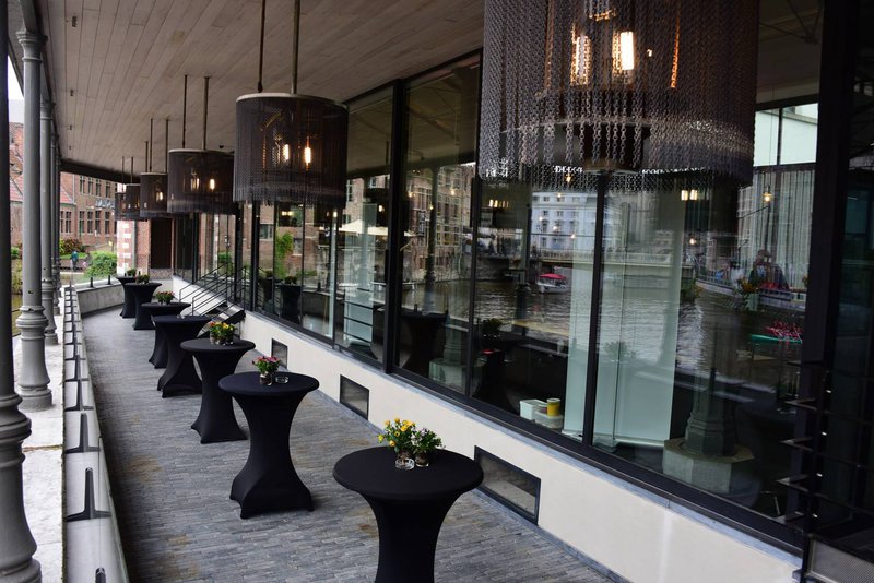 Straal%20karakter%20uit%20met%20je%20industri%EBle%20feestzaal%20-%20House%20of%20Weddings