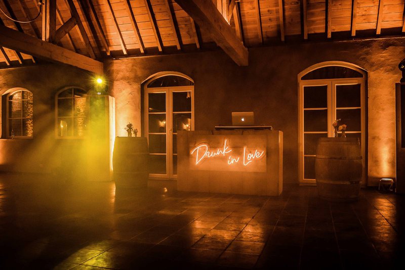 Een%20van%20de%20vragen%20om%20aan%20je%20DJ%20te%20stellen%3A%20kunnen%20we%20je%20vooraf%20live%20horen%20draaien%3F%20-%20House%20of%20Weddings