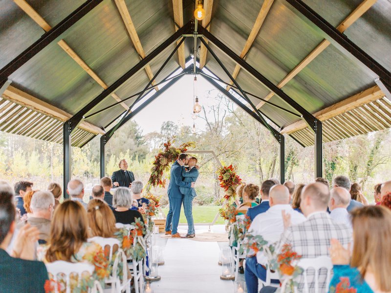 Koen%20en%20Kristof%20tijdens%20hun%20trouwceremonie%20-%20House%20of%20Weddings