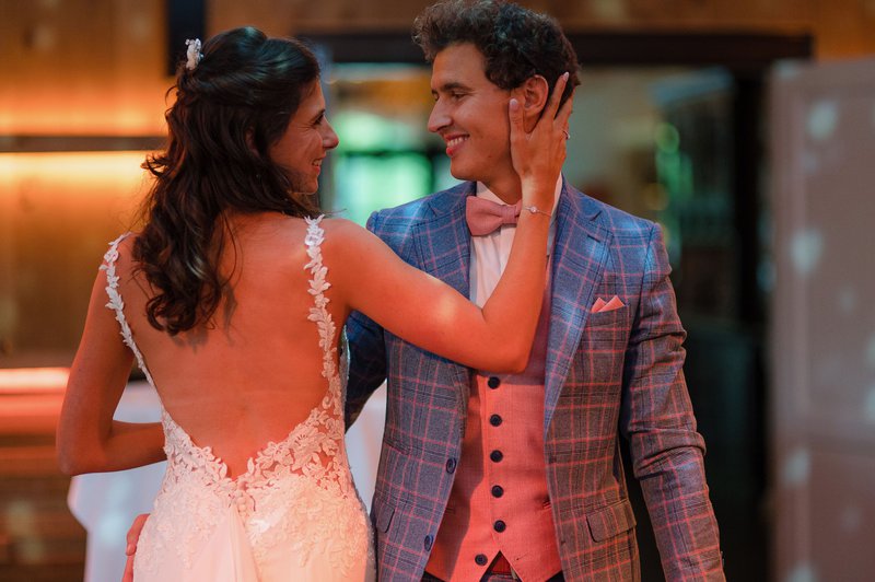 De%20openingsdans%20van%20Florence%20%26%20Jurian%20-%20House%20of%20Weddings