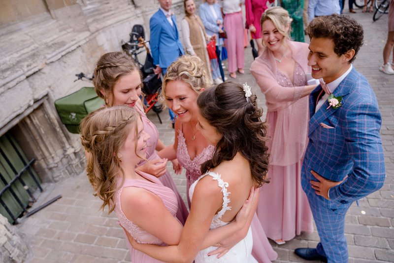 De%20bruidsmeisjes%20van%20Florence%20in%20het%20roze%20-%20House%20of%20Weddings