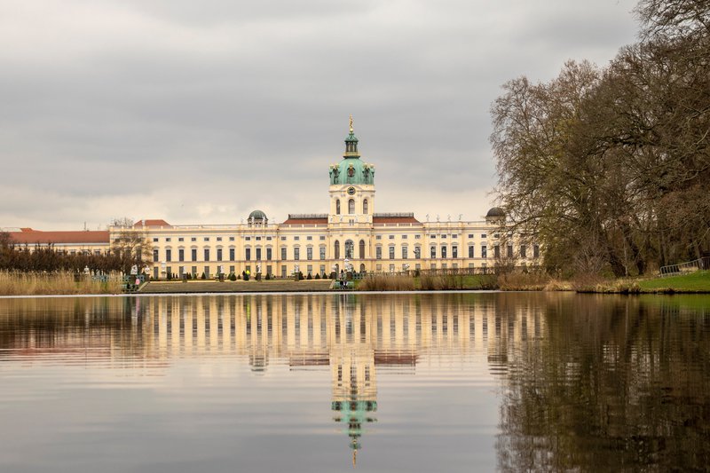 Het%20Slot%20Charlottenburg%2C%20%E9%E9n%20van%20de%20meest%20romantische%20plekken%20voor%20je%20huwelijksaanzoek%20in%20Berlijn%20-%20House%20of%20Weddings