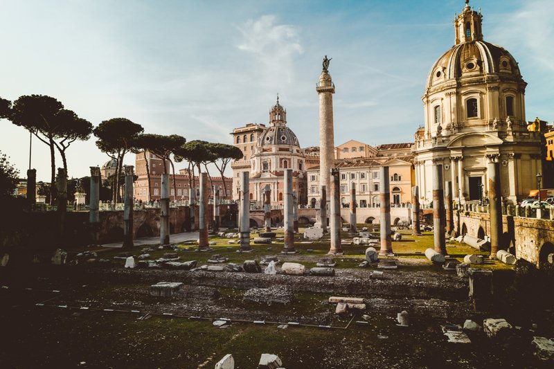 Het%20Forum%20Romanum%3A%20een%20prachtige%20plek%20voor%20jouw%20huwelijksaanzoek%20in%20Rome%20-%20House%20of%20Weddings