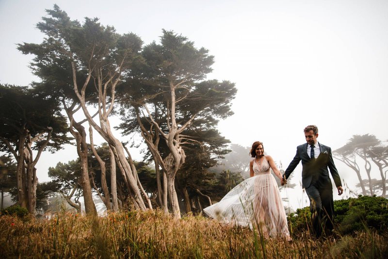 Dat%20de%20bruid%20een%20witte%20jurk%20moet%20dragen%20is%20%E9%E9n%20van%20de%20mythes%20voor%20je%20trouwfeest%20-%20House%20of%20Weddings