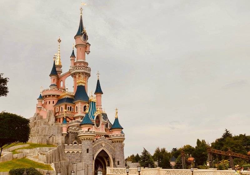 Het%20kasteel%20van%20Doornroosje%20in%20Disneyland%20Parijs%2C%20een%20ideale%20plek%20voor%20jouw%20huwelijksaanzoek%20-%20House%20of%20Weddings