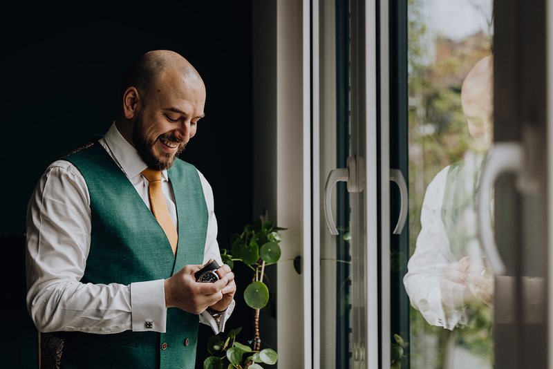 Mike%20in%20zijn%20kostuum%20van%20The%20Suitlab%20-%20House%20of%20Weddings