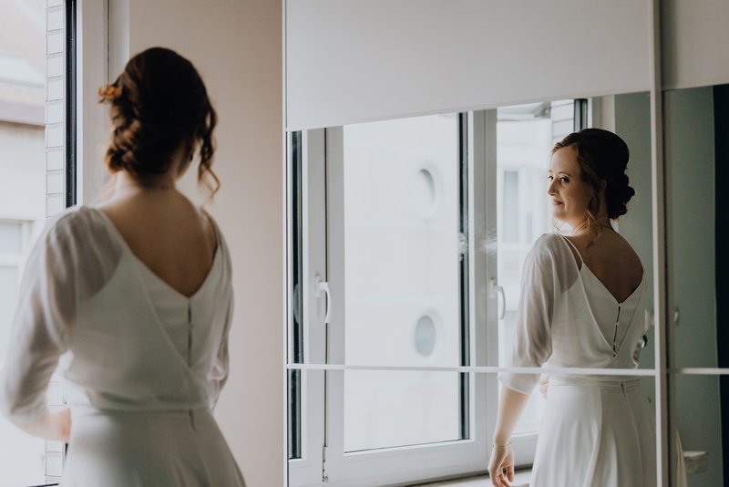 Naomi%20in%20haar%20trouwjurk%20van%20Sikkema%20-%20House%20of%20Weddings